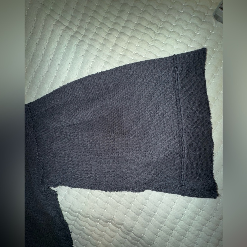 We the Free black bunny, cropped crewneck pullover with flowy sleeves. Size M - Picture 9 of 11